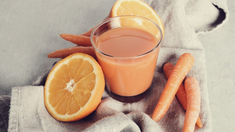 Este batido mágico de naranja y zanahoria es ideal para aguantar las largas jornadas laborales. Este batido mágico de naranja y zanahoria es ideal para aguantar las largas jornadas laborales.