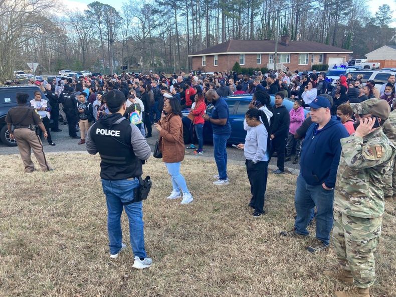 Tensión en Estados Unidos: un nene de seis años abrió fuego en una escuela e hirió a una docente