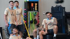 Dos niñas cantaron y arengaron a la Selección en el hotel donde se hospeda Dos niñas cantaron y arengaron a la Selección en el hotel donde se hospeda