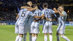 Los dos futbolistas de la Selección que cambiarán de equipo a meses del Mundial de Qatar 2022. Los dos futbolistas de la Selección que cambiarán de equipo a meses del Mundial de Qatar 2022.