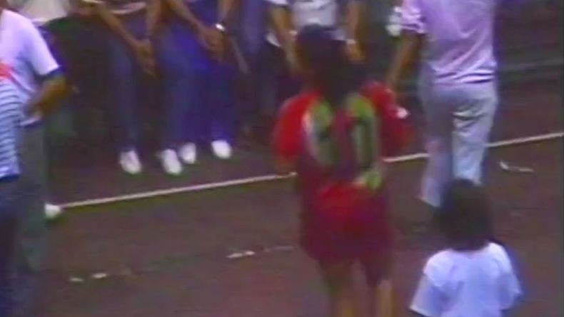 Diego Armando Maradona jugando al fustal en 1991. El dato de color es que el partido duró 5 horas.&nbsp; 
