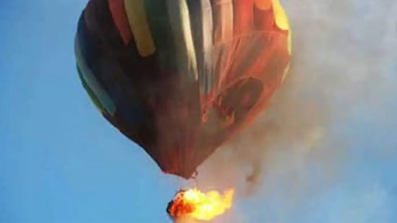 Varios testigos grabaron el accidente desde diferentes ángulos. Muchos de ellos vieron a personas tirarse del globo.&nbsp;