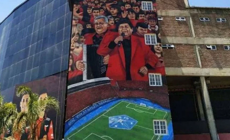 Tapan el mural de Los Palmeras y los músicos estallaron.