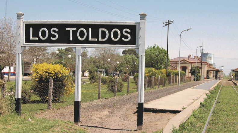 El turismo histórico y cultural en Los Toldos incluye recorridos por la Casa Museo Eva Perón y el Monasterio Benedictino.
