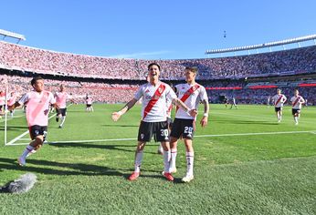 Mastantuono y los más de 80 mil hinchas festejan en el Monumental.