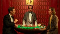 En esta entrañable historia de Roald Dahl, un hombre rico descubre la existencia de un gurú que puede ver sin usar los ojos y decide aprender a dominar dicha habilidad para hacer trampa en los juegos de azar. El 27 de septiembre, solo en Netflix. En esta entrañable historia de Roald Dahl, un hombre rico descubre la existencia de un gurú que puede ver sin usar los ojos y decide aprender a dominar dicha habilidad para hacer trampa en los juegos de azar. El 27 de septiembre, solo en Netflix.