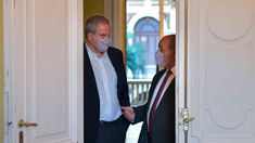 Los funcionarios evaluarán la extensión de la jornada escolar.