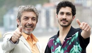 Ricardo y el Chino Darín, flamantes abuelo y padre. Ricardo y el Chino Darín, flamantes abuelo y padre.