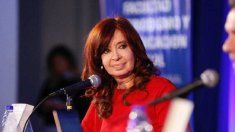 Cristina Kirchner y sus hijos, Máximo y Florencia, pidieron ser sobreseídos. Cristina Kirchner y sus hijos, Máximo y Florencia, pidieron ser sobreseídos.