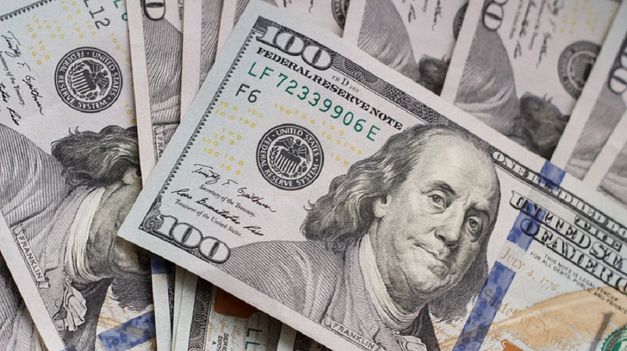 Las redes se llenaron de memes por la suba del dólar blue.
