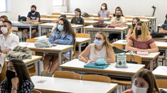 El Programa de Becas Estratégicas Manuel Belgrano será para estudiantes en situación de vulnerabilidad económica. El Programa de Becas Estratégicas Manuel Belgrano será para estudiantes en situación de vulnerabilidad económica.