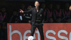 El entrenador de River recibió un golpe en la Bombonera. El entrenador de River recibió un golpe en la Bombonera.