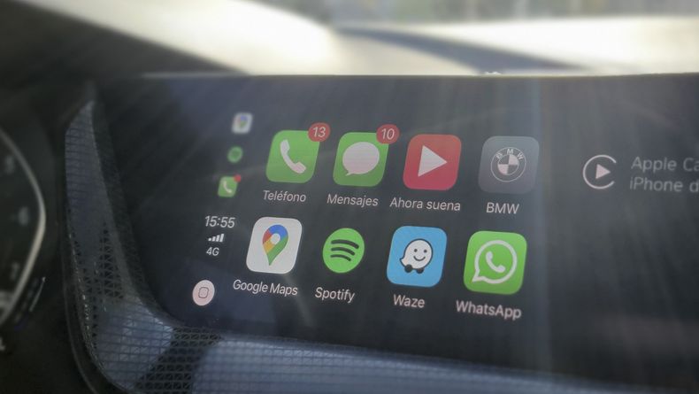 Conectividad full solo con Apple CarPlay, no tiene Android Auto.