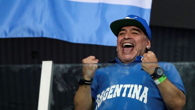 Maradona festeja la Copa Davis en Zagreb en 2016.