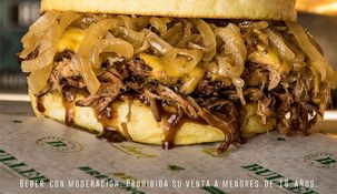 El restaurante de Buenos Aires que hace las mejores Bondiolas ahumadas. El restaurante de Buenos Aires que hace las mejores Bondiolas ahumadas.