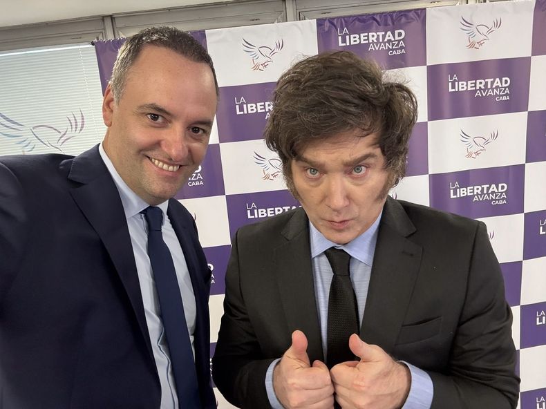 Milei sostiene a Adorni