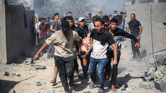 Más de 4.800 personas sufrieron heridas en los ataques, y unas 200 fueron secuestradas y llevadas a Gaza. Más de 4.800 personas sufrieron heridas en los ataques, y unas 200 fueron secuestradas y llevadas a Gaza.