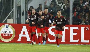 Los jugadores del Millonario celebran la victoria en Chile.