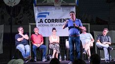 El jefe de Gabinete expuso en Rosario.