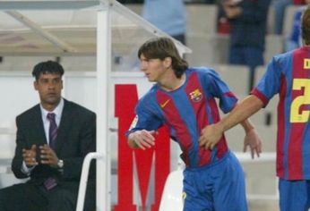 Messi hizo su debut con Barcelona con apenas 17 años.