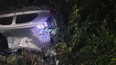 La Plata: un joven perdió el control de su camioneta y se incrustó en una casa La Plata: un joven perdió el control de su camioneta y se incrustó en una casa