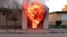 Las causas del incendio en Coronel Pringles están bajo investigación. Las causas del incendio en Coronel Pringles están bajo investigación.