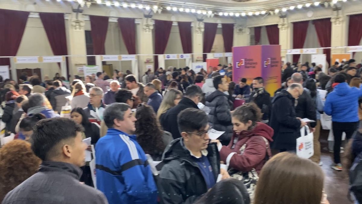 Más De 1500 Personas Participaron En La Expo Empleo Barrial 4661