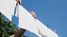 Secar la ropa dentro de casa durante el invierno es una opción muy conveniente para evitar preocupaciones relacionadas con el clima. &nbsp;