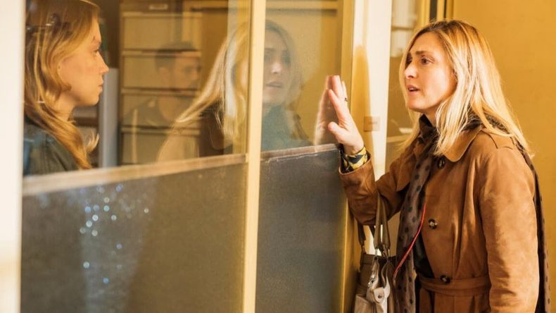 Julie Gayet brilla en una historia que explora los límites del amor maternal. Julie Gayet brilla en una historia que explora los límites del amor maternal.