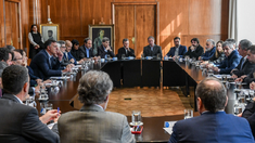 Luis Caputo se reunió con aseguradoras. Luis Caputo se reunió con aseguradoras.