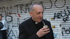 El papa Francisco, cuando todavía era Jorge Bergoglio y viajaba en subte siendo arzobispo de Buenos Aires. El papa Francisco, cuando todavía era Jorge Bergoglio y viajaba en subte siendo arzobispo de Buenos Aires.