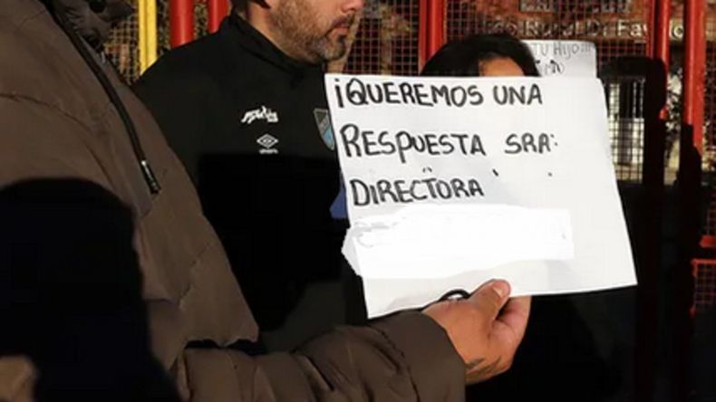 Alerta una escuela de Neuquén: un alumno de 12 años llevó un arma y apuntó a sus compañeros