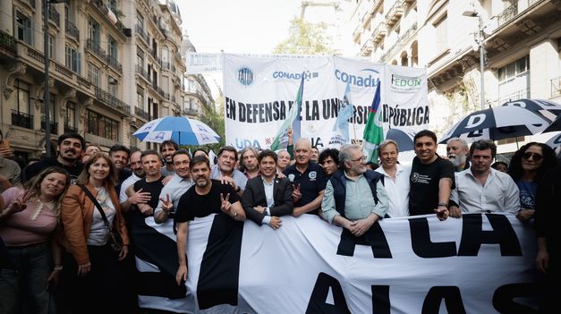 Kicillof celebró el rechazo a los vetos de Milei: Sin educación ni salud pública no hay futuro para los argentinos