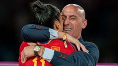 Luis Rubiales, presidente de la RFEF, aclaró la situación del beso a la jugadora de España tras la final Luis Rubiales, presidente de la RFEF, aclaró la situación del beso a la jugadora de España tras la final