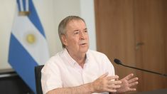 El gobernador comunicó oficialmente que suscribirá el lunes el acuerdo con el Gobierno. El gobernador comunicó oficialmente que suscribirá el lunes el acuerdo con el Gobierno.