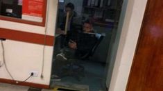 La foto de Federico Bal en una comisaría: denunciando a Barbie Vélez por destrozos La foto de Federico Bal en una comisaría: denunciando a Barbie Vélez por destrozos