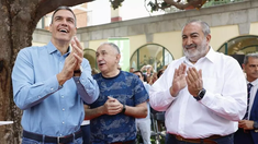 Pedro Sánchez junto a Héctor Daer.