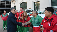 La nueva base del SAME en La Rural tiene una sala para el radio operador y otra de estar, dos dormitorios y dos baños con duchas, una moto SAME y ambulancias las 24 horas. La nueva base del SAME en La Rural tiene una sala para el radio operador y otra de estar, dos dormitorios y dos baños con duchas, una moto SAME y ambulancias las 24 horas.