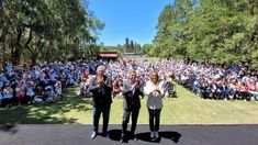 La titular de AySA remarcó la importancia de la tecnología para estudiar y comunicarse.