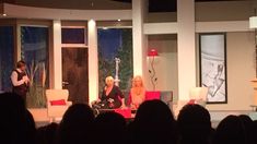 Nazarena hizo función: fue prohibido acercarse a ella y a su camarín, incluida Carmen Barbieri Nazarena hizo función: fue prohibido acercarse a ella y a su camarín, incluida Carmen Barbieri