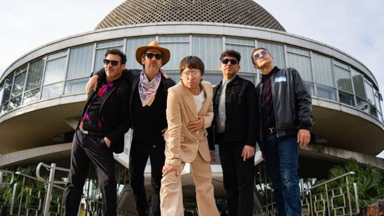La banda de rock respaldó al músico denunciado por abuso sexual.