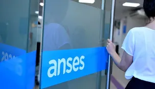Jubilados, pensionados y titulares de AUH y AUE pueden acceder al beneficio. Jubilados, pensionados y titulares de AUH y AUE pueden acceder al beneficio.
