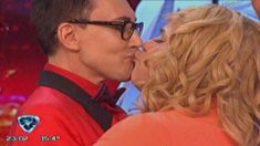 Más besos para Anita y el Bicho Gómez: esta vez cobró Polino y su pico con Titina Más besos para Anita y el Bicho Gómez: esta vez cobró Polino y su pico con Titina