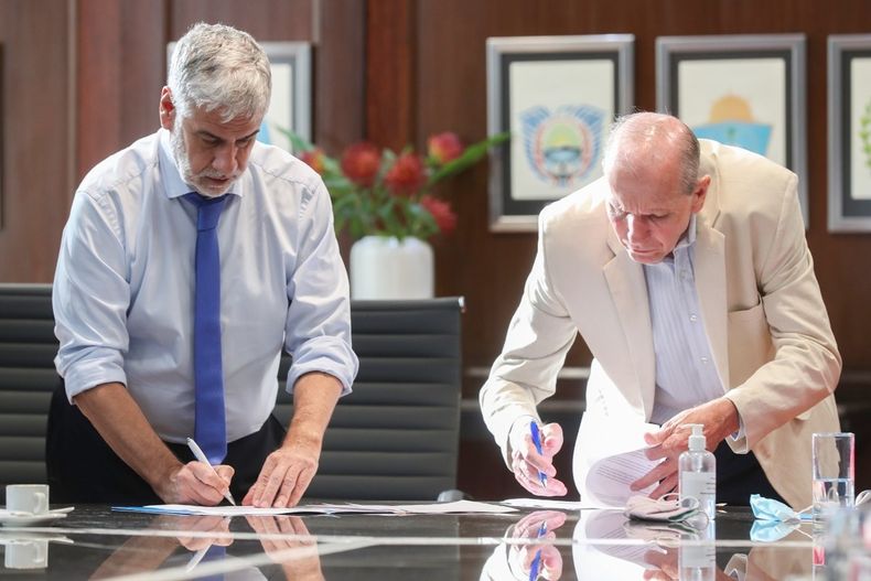 Comercio Interior y panaderos firmaron un acuerdo para establecerprecios de referencia en todo el país.