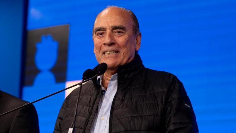 El funcionario presentó su renuncia al cargo de Jefe de Gabinete de Milei.