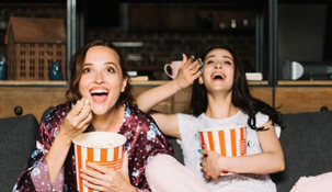 La serie fue elogiada por su capacidad para armonizar momentos sensibles y divertidos.