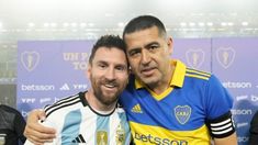 Lionel Messi fue ovacionado en la Bombonera en la despedida de Riquelme Lionel Messi fue ovacionado en la Bombonera en la despedida de Riquelme
