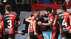 Newells venció a Boca y arde la Liga Profesional. Newells venció a Boca y arde la Liga Profesional.