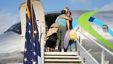 Viajaron 64 personas en el primer vuelo chárter. Viajaron 64 personas en el primer vuelo chárter.