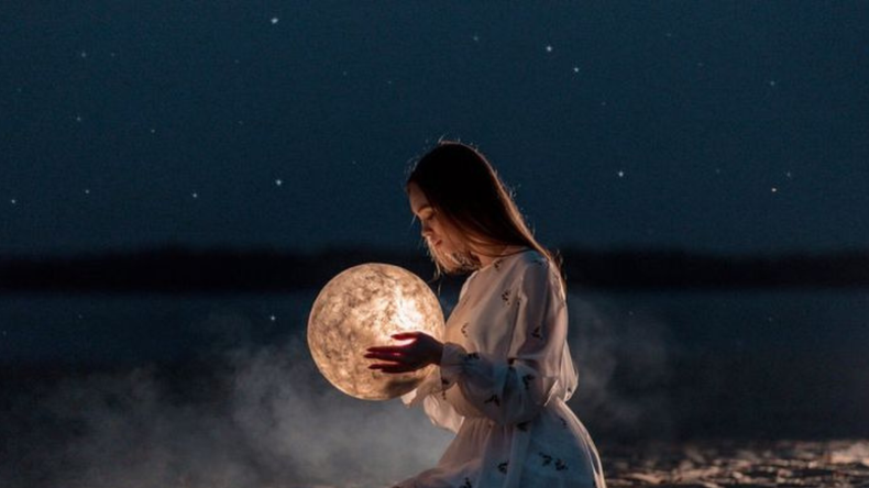 Esta Luna Nueva brinda una especie de “página en blanco”